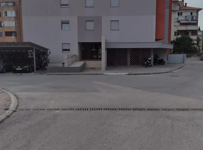 Πανσιόν Armani 3*